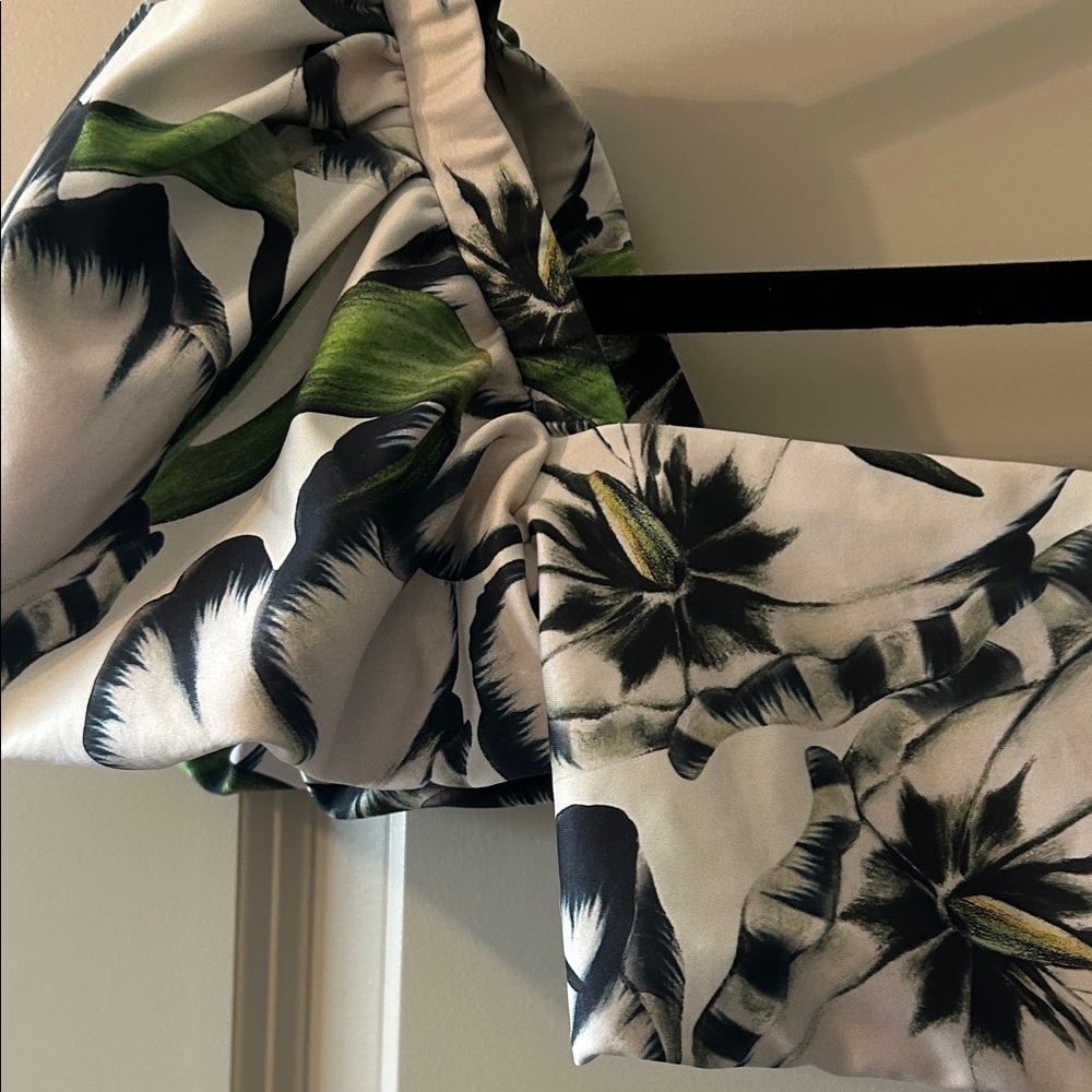 Agua Bendita Black and White Floral Blouse - Picture 4 of 5